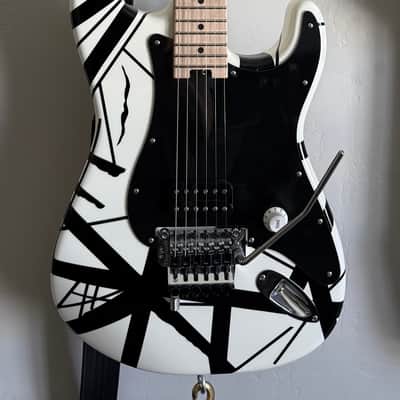 EVH Striped Series 2024 Black/White image 1