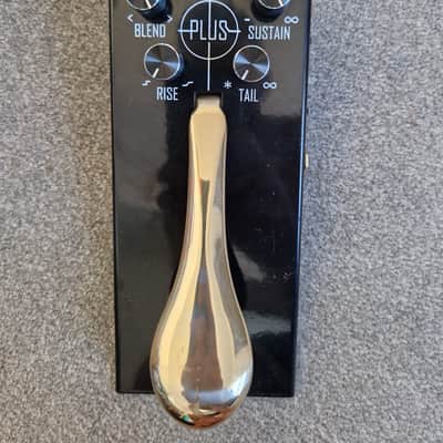 Gamechanger Audio Plus Sustain Pedal with Footswitch 2010s - Black image 2