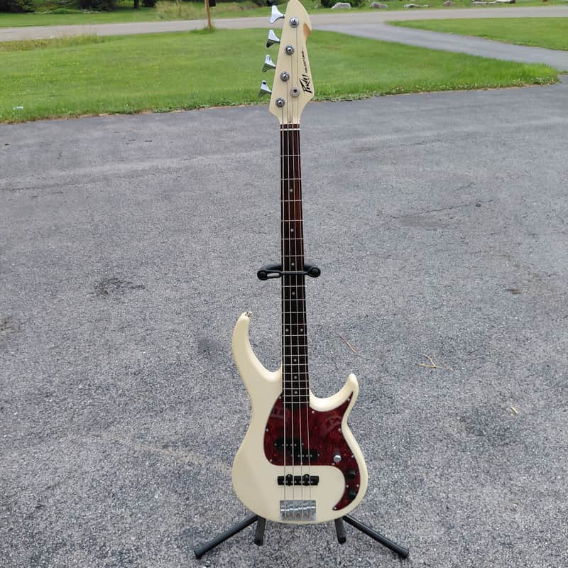 Peavey Milestone 4-String Electric Bass