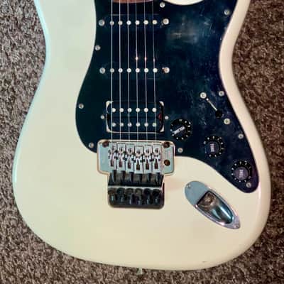 1990’s Fender Floyd rose Stratocaster electric stratocaster made in japan MIJ image 6