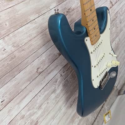 Used 1995 Fender American Standard Stratocaster with Matching Headstock, Maple Fretboard Ocean Turquoise image 6