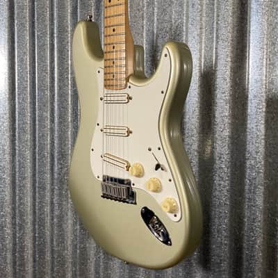 Fender Stratocaster Sage Green Guitar USA Maple Neck 1997 #4391 Used image 5