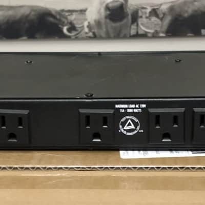 Furman M-8Dx Power Conditioner Digital Voltage Meter 15A Rack Mount - Powers On image 6