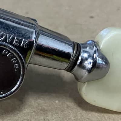 Grover- Pat. Pend. tuner w/pearl button, bass side, chrome, VINTAGE image 1