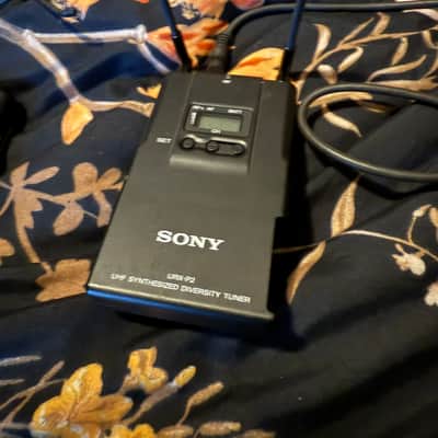 Sony URX-P2 Synthesized Diversity Tuner & UTX-B2 Transmitter #45106 image 2