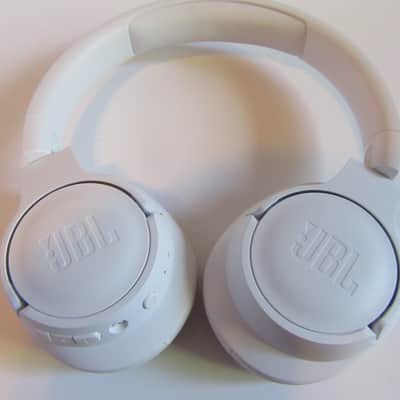 NEW JBL - Pure Bass Wireless Headphones - - White - Tune710BT 2020s image 11