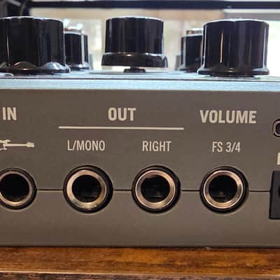 Line 6 POD Express Bass 2024 - Present Grey / Black image 3