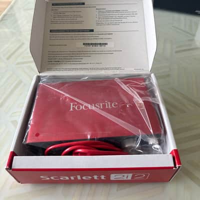 Focusrite Scarlett 2i4 2nd Gen USB Audio Interface 2016 - 2018 - Red / Black image 2
