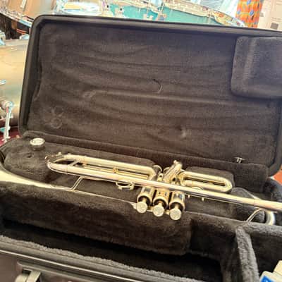 Yamaha YTR5335GII Silver Trumpet image 1