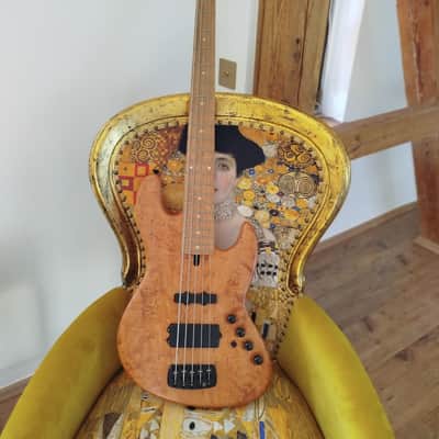 Maruszczyk Elwood L 5 string 2000s - Birds Eye image 2