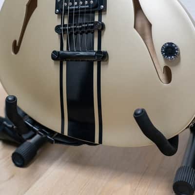 Fender Tom DeLonge Starcaster image 3