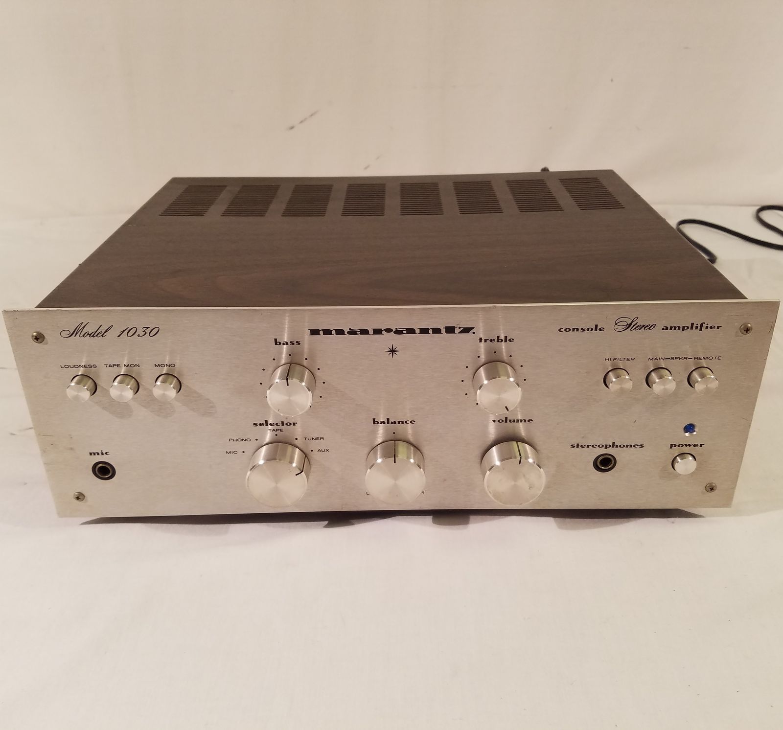 marantz Model 1030 プリメインアンプ 純正ウッドケース付き xjbsbtranaybmdtym3pq.jpg