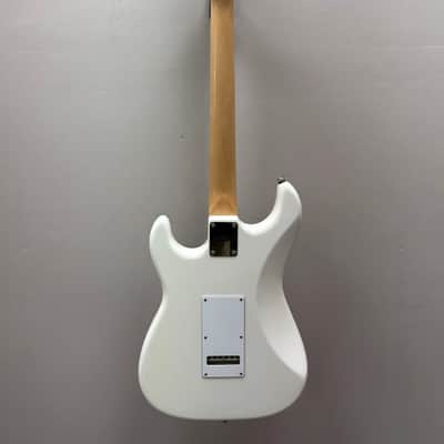 G&L Legacy HSS 2018 - Alpine White **6.65 lbs** image 7