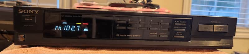Sony SONY ST-JX380 FM STERO AM FM TUNER 90s - Black image 1