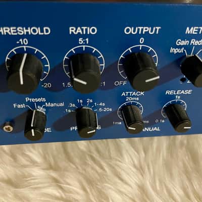 Pendulum Audio OCL-2 2-Channel Tube Electro-Optical Compressor / Limiter 2010s - Blue image 2