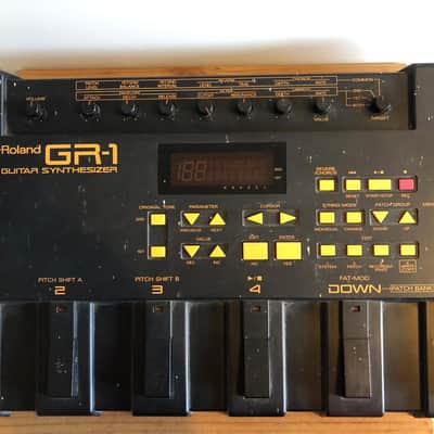 Roland GR-1 Guitar Synthesizer 1992 - 1996 - Black