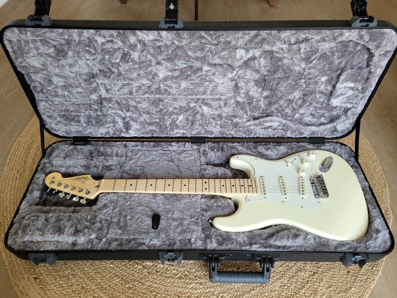 Fender American Professional Stratocaster with Maple Fretboard