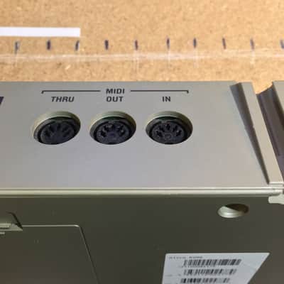 MicroKorg with PSU and clean battery compartment image 14