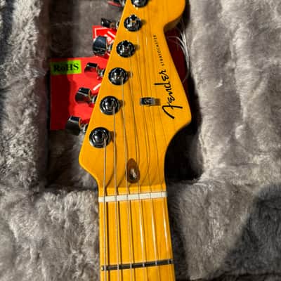 Fender AMERICAN ULTRA STRATOCASTER® 2022 - Mocha Burst image 9