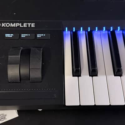 Native Instruments Komplete Kontrol S49 Mk2 image 3