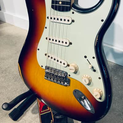 Custom shop 1960s Fender Stratocaster 2005 - Sunburst Relic image 2
