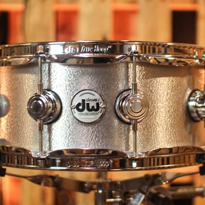 DW 5.5x14 Collector's 3mm Wrinkle Coat Aluminum Snare Drum - DRVA5514SVC image 1