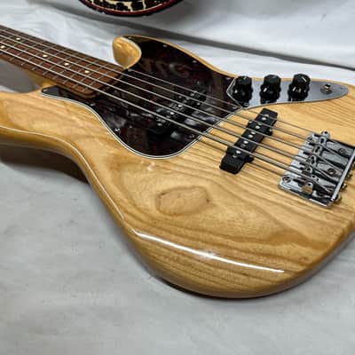 Fender Deluxe Jazz Bass V 5-String Electric Bass image 19