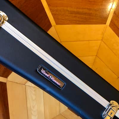 Road Runner RRMAJBO ABS Molded Jumbo Acoustic Guitar Case w/ Key image 9