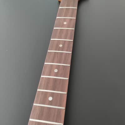 22 frets Satin Nitro varnished Roasted Mapple Strat Neck with rosewood fretboard image 6