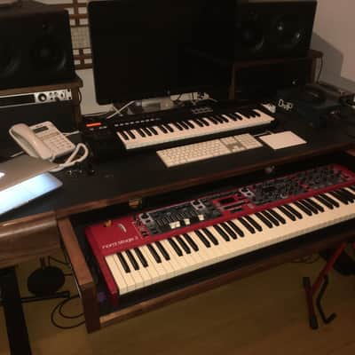 Sound Construction Supply SCS Keyboard 61 Studio Desk Black/Walnut image 10