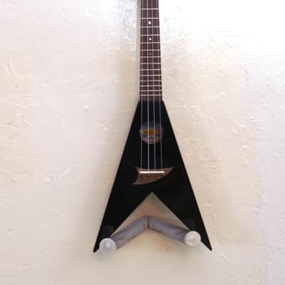 Mahalo Ukulele Flying V Black image 1