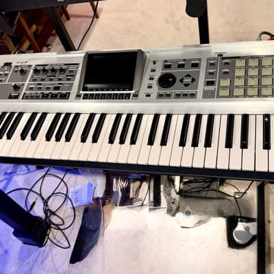 Roland Fantom-X6 + 6 SRX Cards