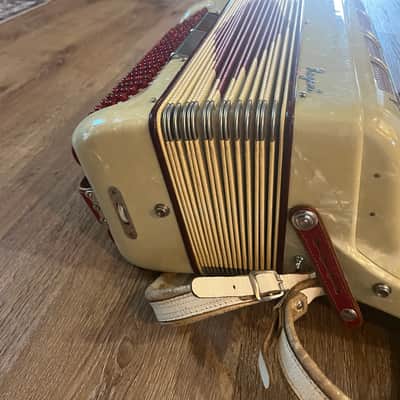 Regent Accordion Unknown (probably 1950"s) - White image 5