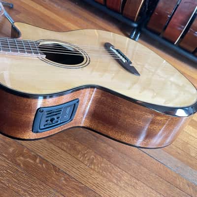 Alvarez ag60cear grand auditorium cutaway with armrest bevel, electronics 2020s - natural/gloss image 3