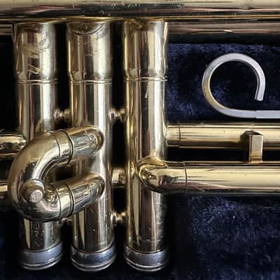 Conn 16B Trumpet – Vintage 1978 – w/ Case, 2 Mouthpieces & Accessories image 8