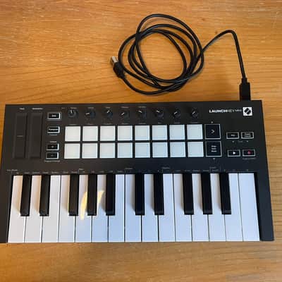 Novation Launchkey Mini MKIII MIDI Keyboard Controller