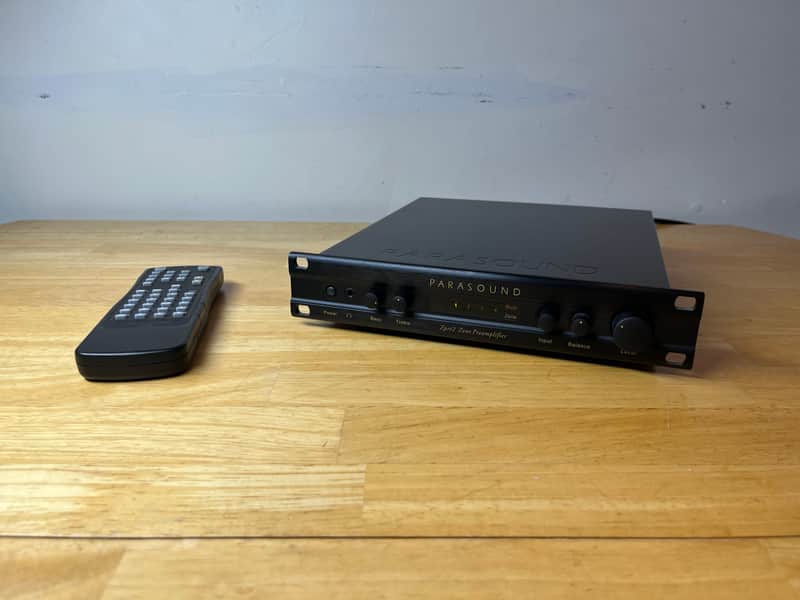 Parasound Zpre2 premplifier with remote
