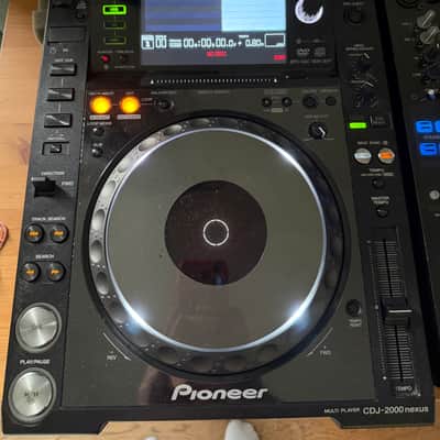 Pioneer CDJ-900NXS x 2 and flightcases image 3