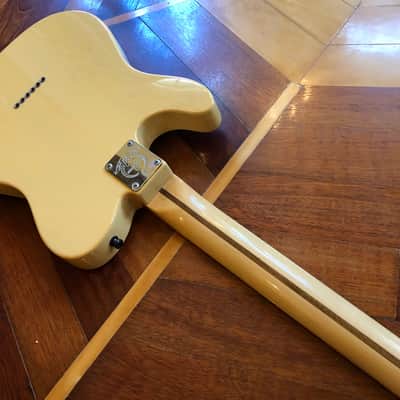 2011 Fender Deluxe Series 60th Nashville Mexico  Transparent Honey Telecaster Electric Guitar case image 24