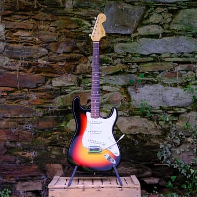 Fender Stratocaster 1966 - Sunburst image 2