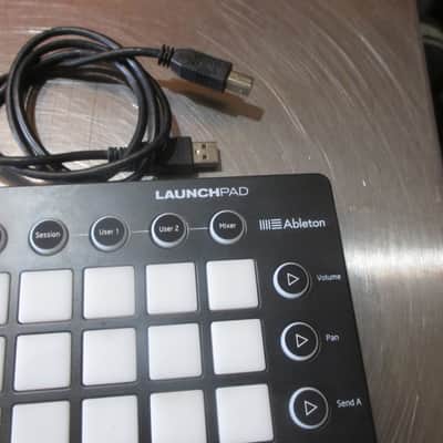 Novation Launchpad MKII Pad Controller 2015 - 2019 - Black image 2