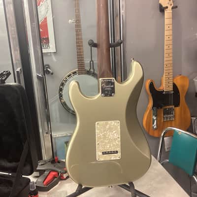 Fender American Professional Stratocaster Rose Champ 2018 - Gold image 6