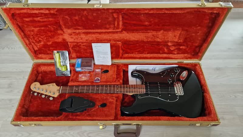 Fender Custom Shop Stratocaster Classic Player 2001 + BONUS Seymour Duncan Rail