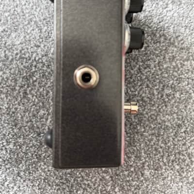Laney Black Country Customs Monolith White / Red image 4