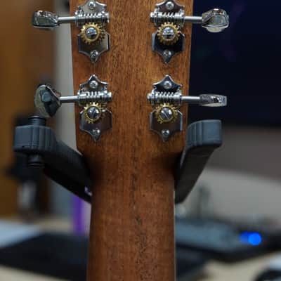Larrivee Custom 00-40-FW Flamed Austrian Walnut with Moonwood Top image 8