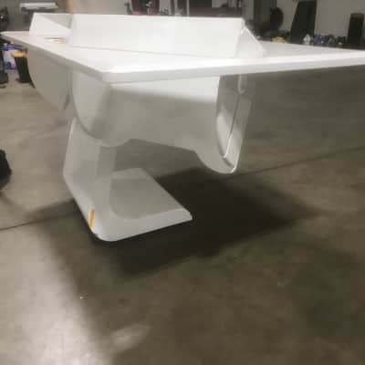 Zaor iDesk 19" | Musicians Workstation Desk with 2x4 RU | White Gloss DEMO DEAL image 2