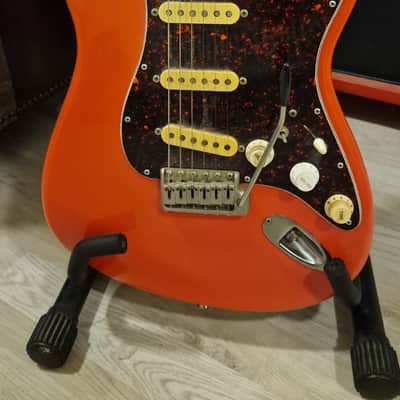 Fender Squier Hank Marvin Signature Stratocaster MIJ Japan 1991-1992 Fiesta Red Journeyman Relic image 4
