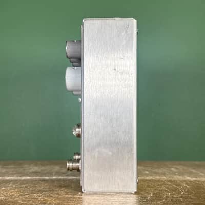 Origin Effects Deluxe61 Amp Tremolo & Drive 2021 - Silver image 5