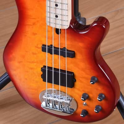 Lakland Skyline 44-02 Deluxe Cherry Sunburst image 3