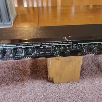 Alesis 3630 - Black image 9